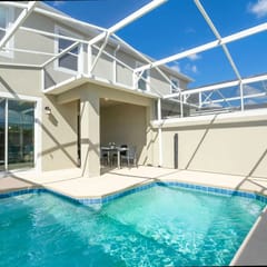 Stylish 4Bd w Lake View Pool and Kids Themed Room