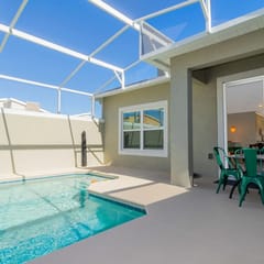 Spacious 5Bd Townhome w Pool Champions Gate