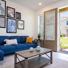 Bright 4BR w/ Mickey Rooms & PS4 at Holly Village 132