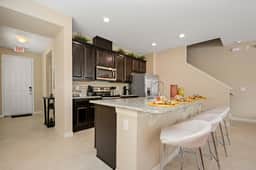 Modern Villa, Prime Location! 4Bds Townhouse 5126