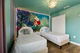 Family 5Bd Pool, Spa, Themed Rooms & GameRoom 7832