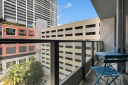 NEW | High-Rise 1BR + Den, Rooftop Pool & Gym 402 - Image 5