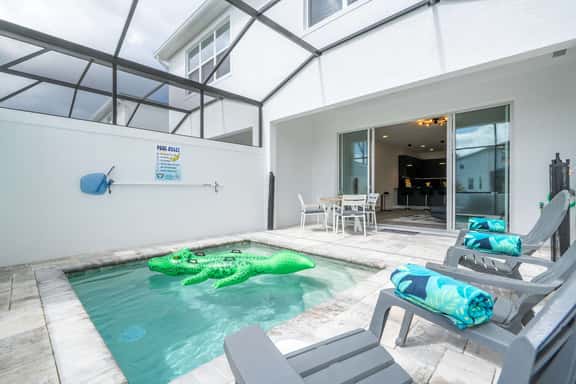 Modern 3Bd Screened Pool at Serenity Resort 17322 - Image 1