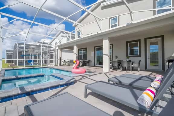 Family Villa Private Pool, Spa & Arcade Sleeps 22 - Image 1