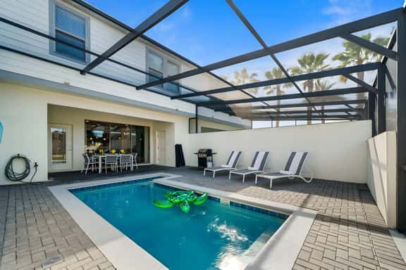 Modern 5BR Downstairs Room, Pool & Lazy River 2402 - Image 1