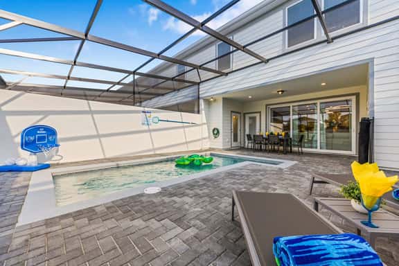 Brand New | 5BR Pool Home w Safari Loft 16200 - Image 1