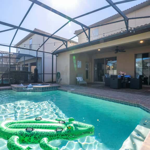 Gorgeous 5Bd w/ Pool & Spa @ Windsor Westside 8893 - Image 1