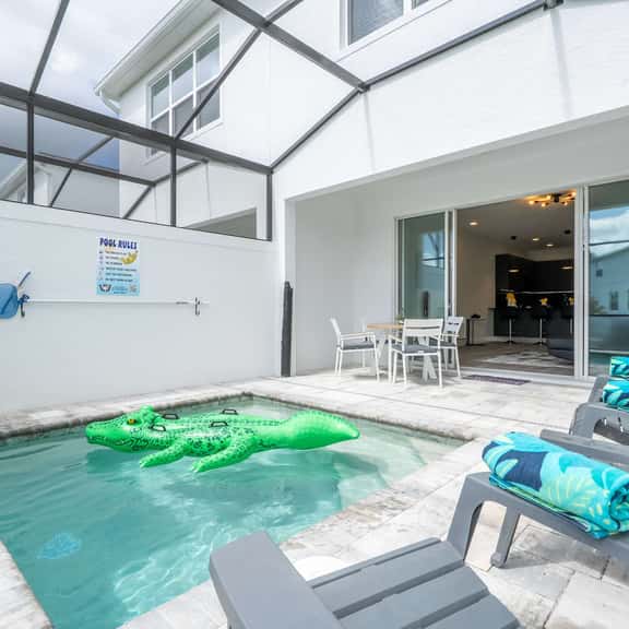 Modern 3Bd Screened Pool at Serenity Resort 17322 - Image 1