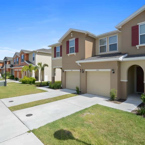 Family Friendly 4Bd Townhome Disney w Pool Access - Image 1