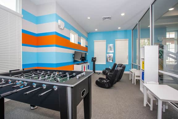 Gorgeous 4 Bd Family Friendly Close To Disney 7573
