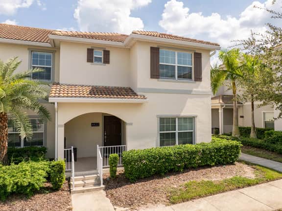 Stunning 5 Bd Home w Pool Close to Disney 4822