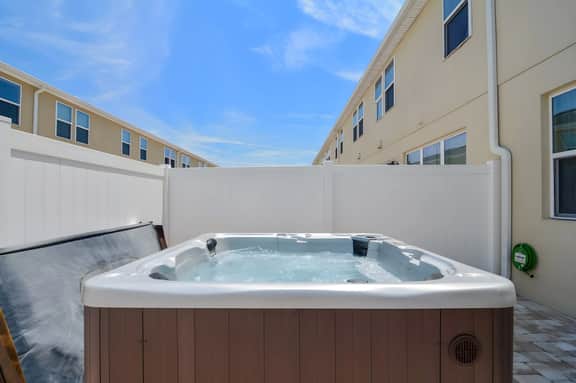 Lovely 4Bd w Jacuzzi Near Disney Compass Bay 5113