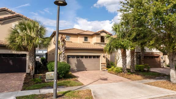 Gorgeous 5Bd w/ Pool & Spa @ Windsor Westside 8893