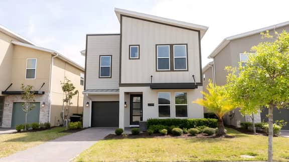 Stunning Game Room & Pool Jacuzzi Storey Lake 2799