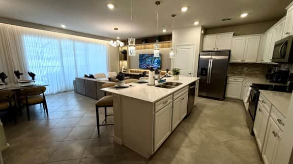 Brand New | Modern 5BR with Pool & Game Room 16212 - Imagem 3