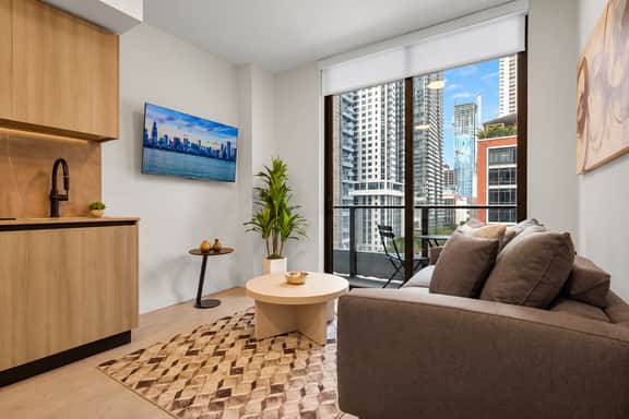 NEW | High-Rise 1BR + Den, Rooftop Pool & Gym 402 - Image 4