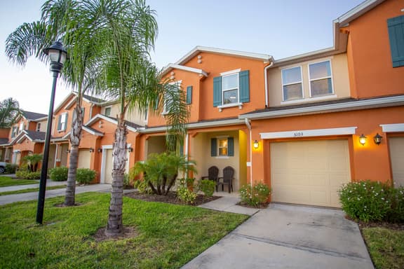 Family Friendly 4 Bd w Game Room Near Disney 5103