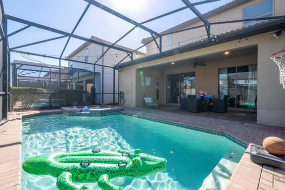 Gorgeous 5Bd w/ Pool & Spa @ Windsor Westside 8893