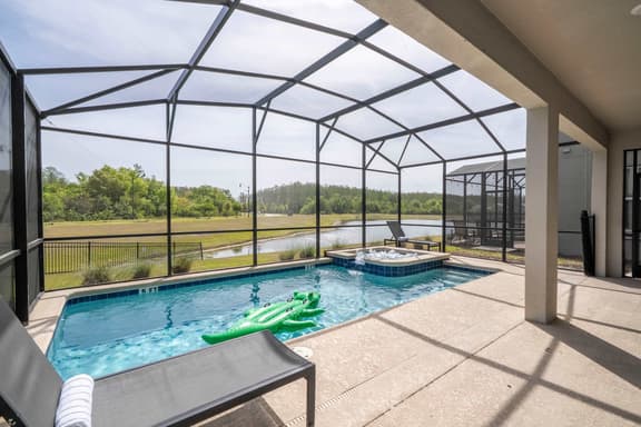 Stunning Game Room & Pool Jacuzzi Storey Lake 2799