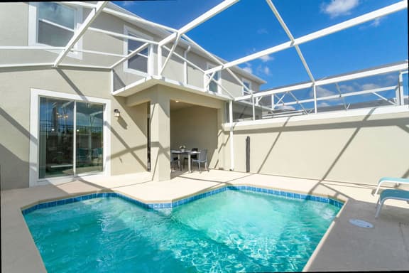 Stylish 4Bd w Lake View Pool and Kids Themed Room