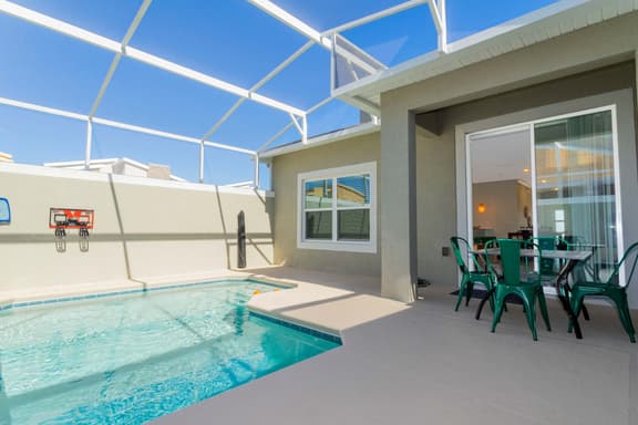 Spacious 5Bd Townhome w Pool Champions Gate