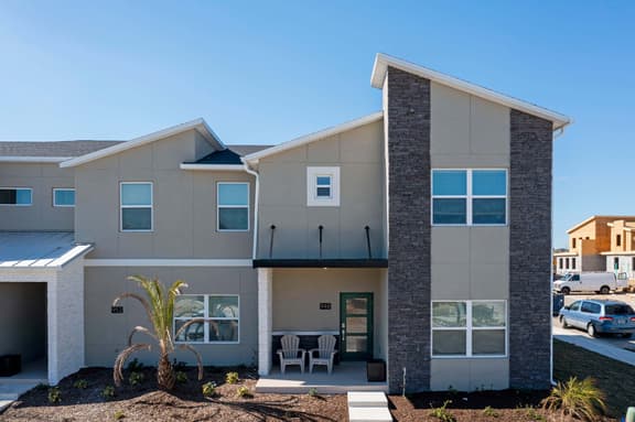 Spacious 5Bd Townhome w Screen Pool Champions Gate 948 - Image 1