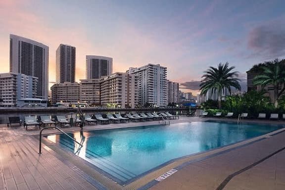 Stunning 2 Bedroom Bay Front Apt w/ Breathless View Miami 1909 - Image 1